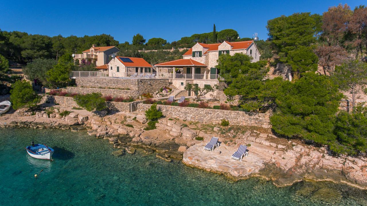Luxury Villa Kate On Sea With Heated Pool Milna  Exterior foto